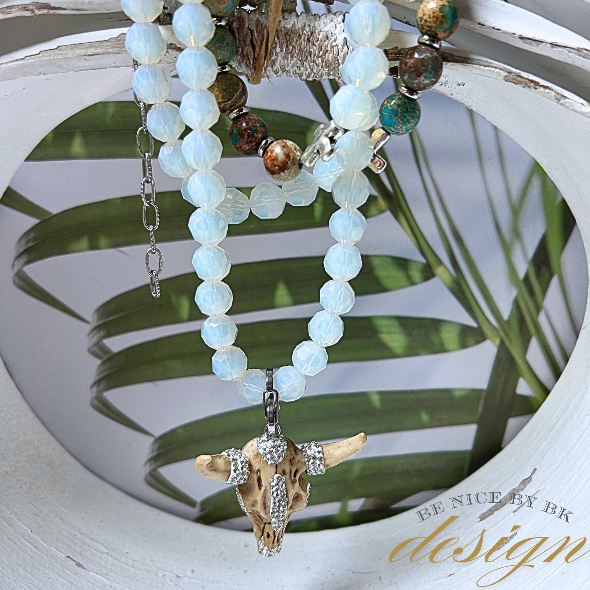 Lange Kette Mit Anhänger Büffelkopf - Statement Im Boho Style White Opal & Jasper Halskette Für Freundin von BenicebyBK