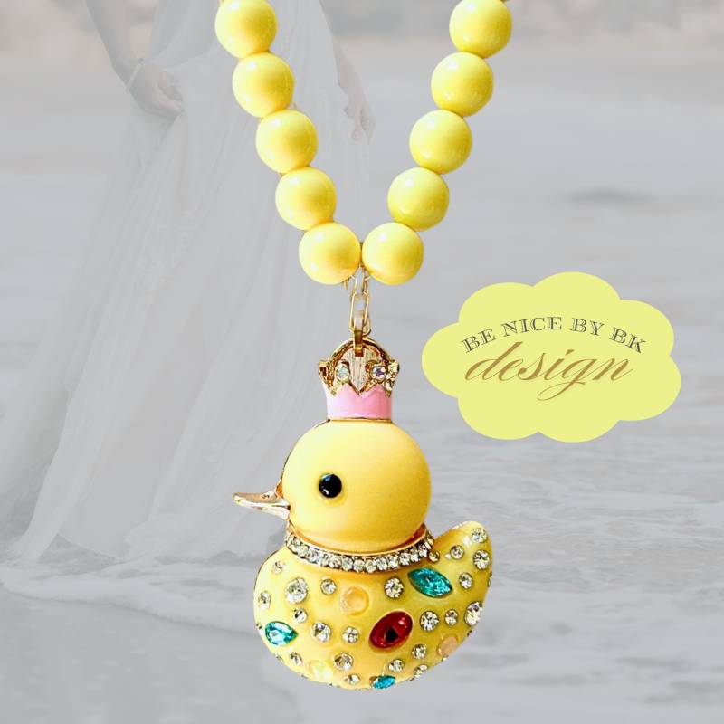 Lange Kette Mit Anhänger - Gelbe Boho Style Statement Quietscheente Und Acryl Perlen Handmade Schmuck Damen von BenicebyBK