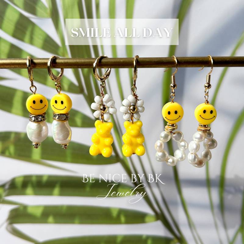 Statement Ohrringe, Smiley Perlenohrringe Hängend, Perlen Ohrringe Boho Style, Festival Accessoires von BenicebyBK