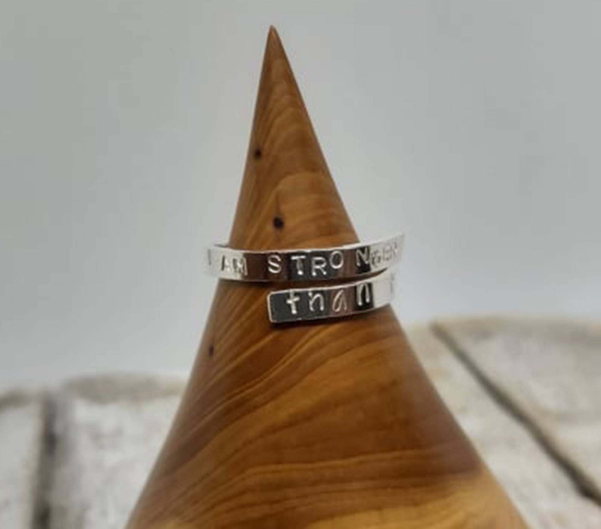 Einstellbare Personalisierte Nachricht Ring Valentinstag Silber Schmuck Gestempelt Graviert Zitat Mantra Daten Songtext Geschenk Für Ihre Mutter Einstellbare Personalisierte Nachricht Ring Valentinstag Silber Schmuck Gestempelt Graviert Zitat Mantra Daten Songtext Geschenk Für Ihre Mutter von BennyandMooJewellery
