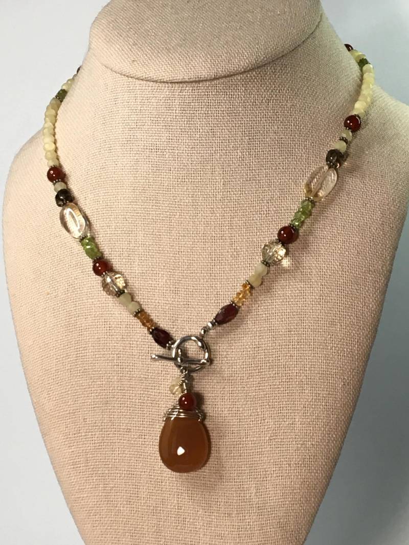 Karneol-Tropfen-Halskette Karneol-Tropfen-Halskette von BensonHandcrafted