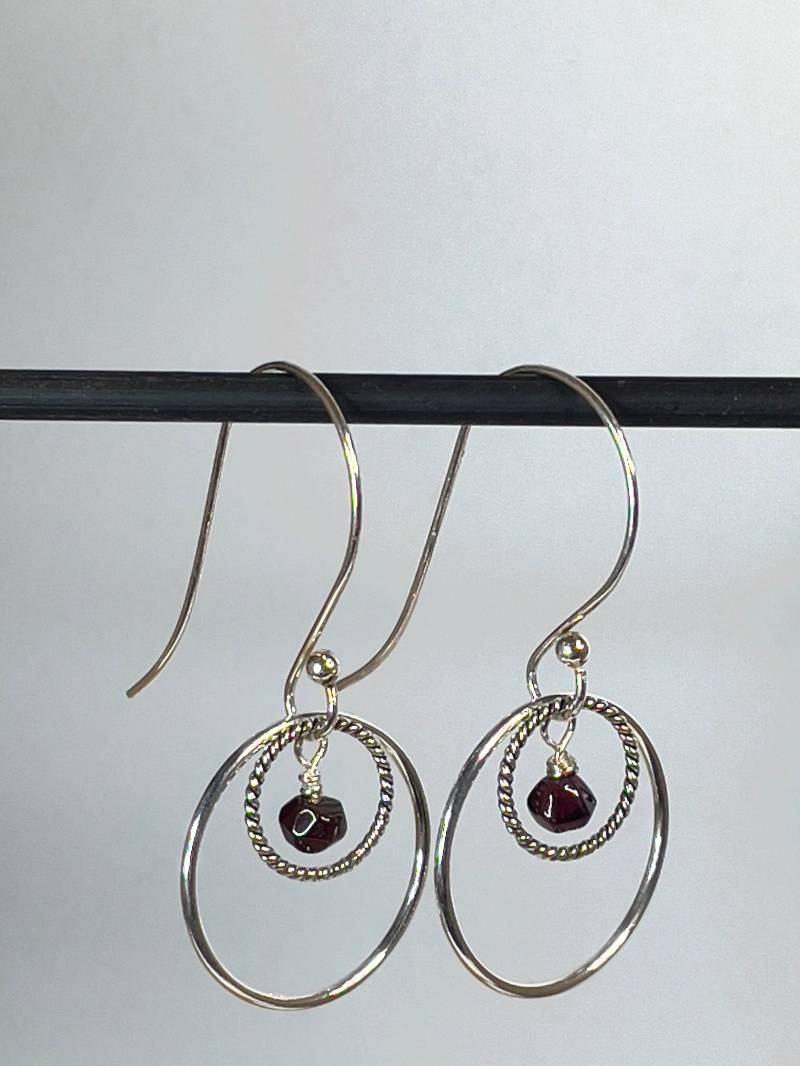 sterling Silber Mit Granat Ohrringe sterling Silber Mit Granat Ohrringe von BensonHandcrafted
