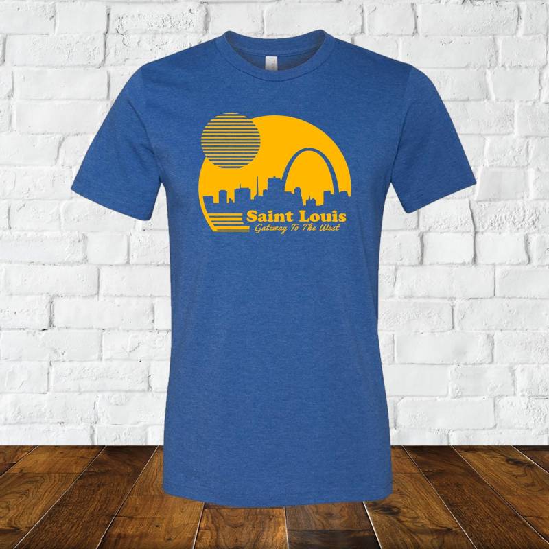 Tor in Den Westen, St Louis, Stl, Stl Sunrise, Louis Arch, Arch Shirt, Bogen Shirt Tor in Den Westen, St Louis, Stl, Stl Sunrise, Louis Arch, Arch Shirt, Bogen Shirt von BentonParkPrints