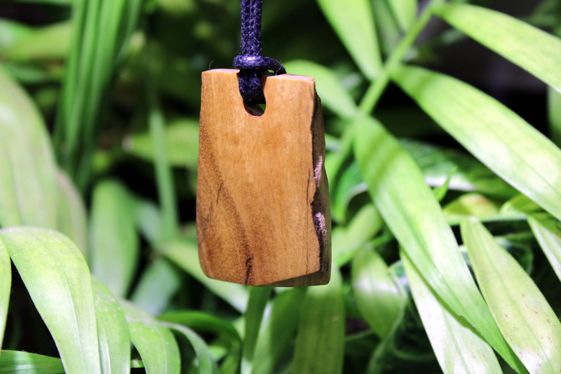 Handgefertigter Treibholzanhänger - Natürlicher Holzschmuck, Nachhaltig & Einzigartig von BentwoodDesigns
