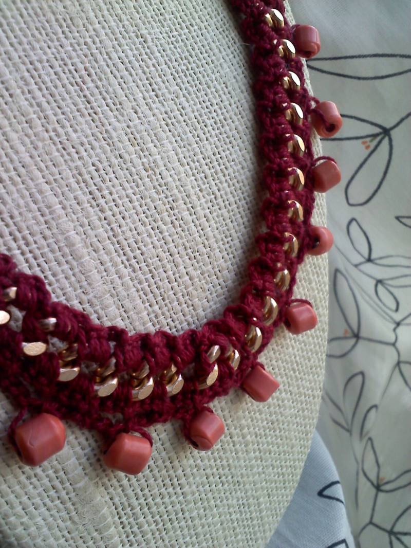 Gehäkeltes Und Perlen Kette von Benyamina