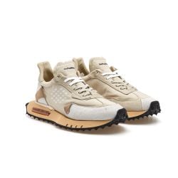 Space Race - Ikonische Weiße Sneaker von Bepositive