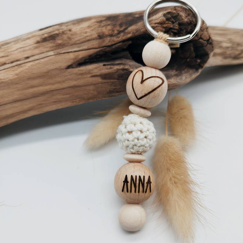 Individueller Schlüsselanhänger Mit Perlen - Personalisiert Herz & Name von BergKnirps