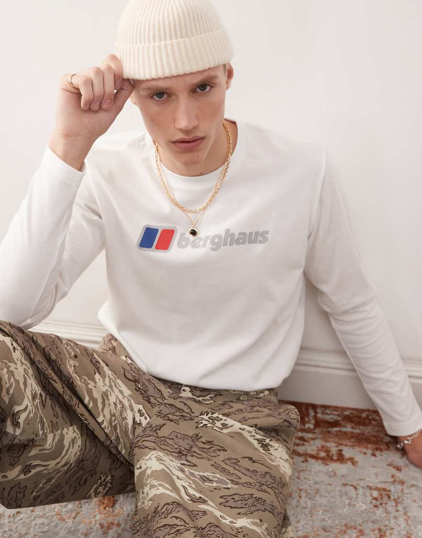 Berghaus - Langärmliges Shirt in reinem Weiß mit großem Logo von Berghaus