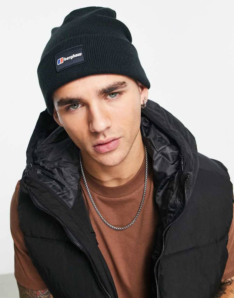 Berghaus - Recognition - Strickmütze in Schwarz mit Logoaufnäher von Berghaus