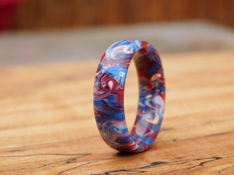 Der Patriot Resin Ring von Bergksmetalworks