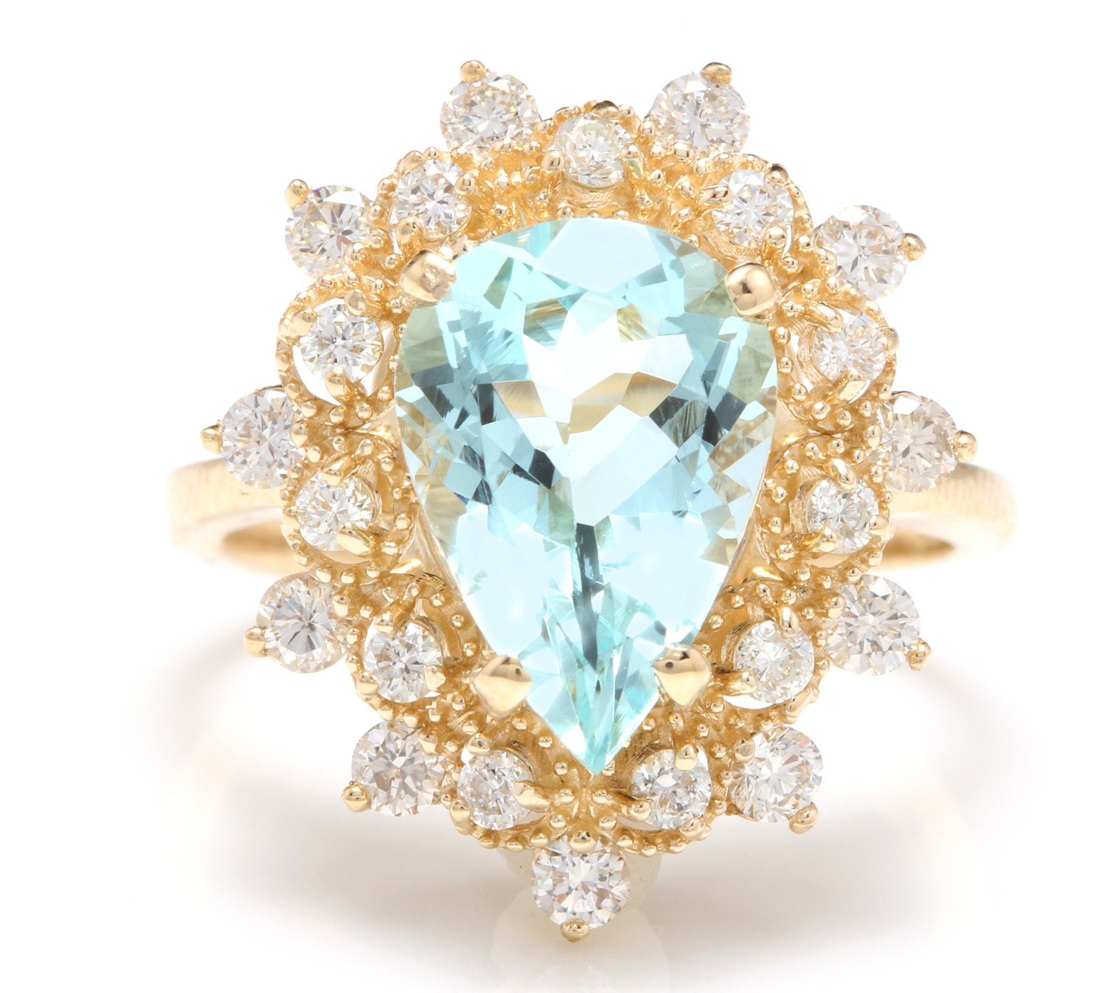 3.85 Karat Natürlicher Aquamarin Und Diamant 14K Gelbgold Ring von Beringo