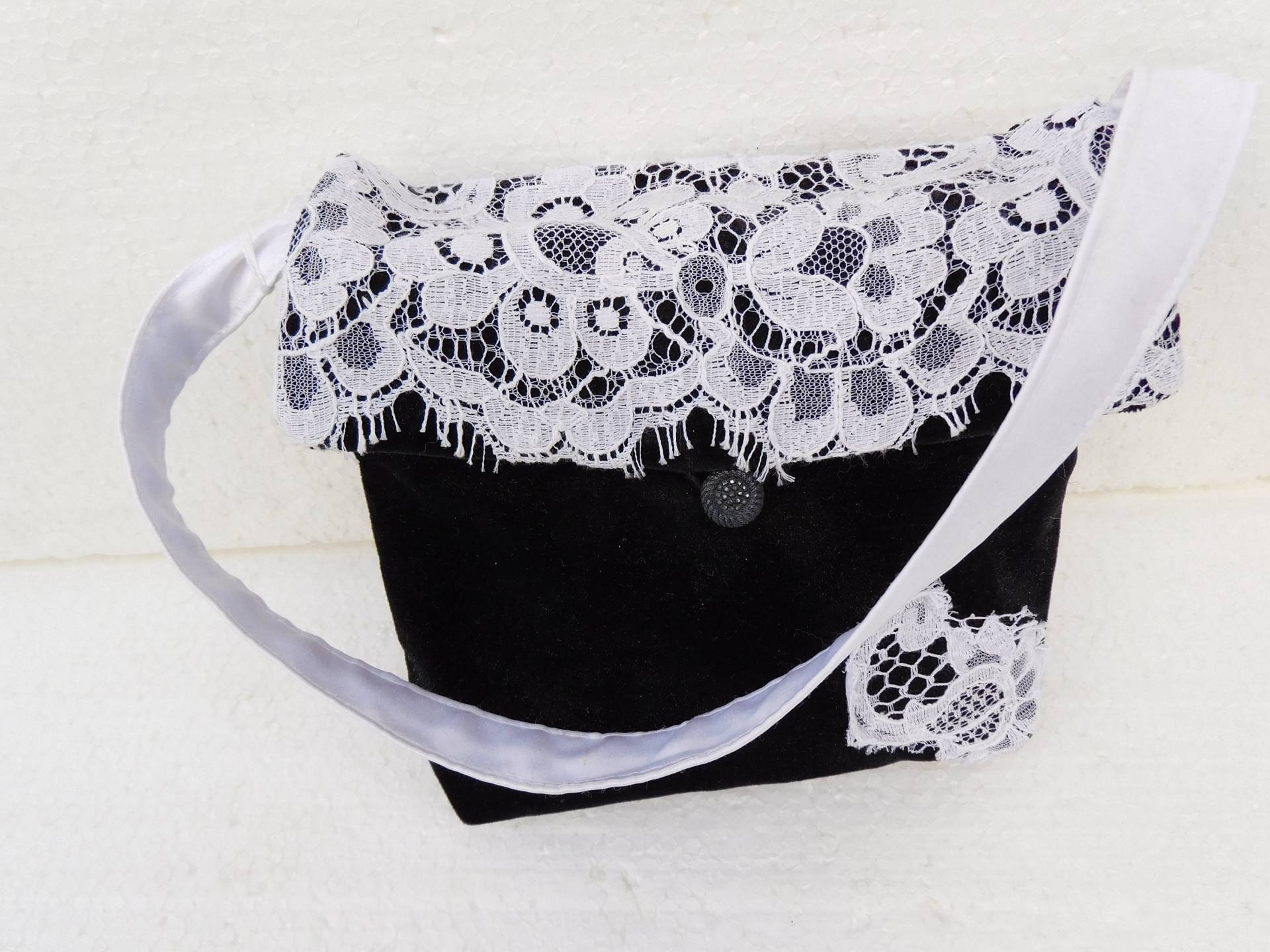 Festliche Handtasche , Hochzeitstasche Samttasche Mit Spitze von BerlinBagsHome