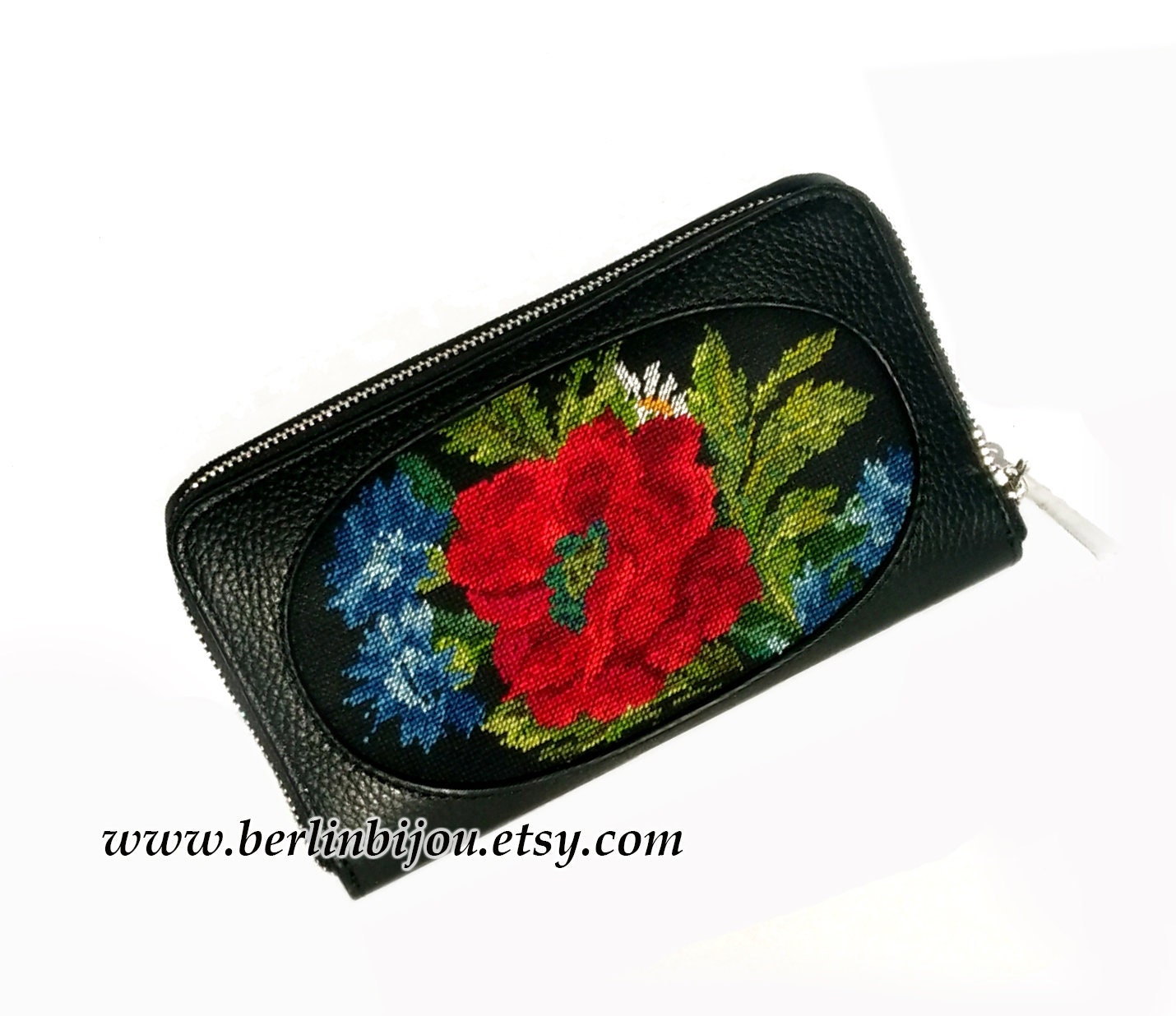 Clutch Handtasche Portmonee Leader Mit Handstickerei Wildblumen von BerlinBijou