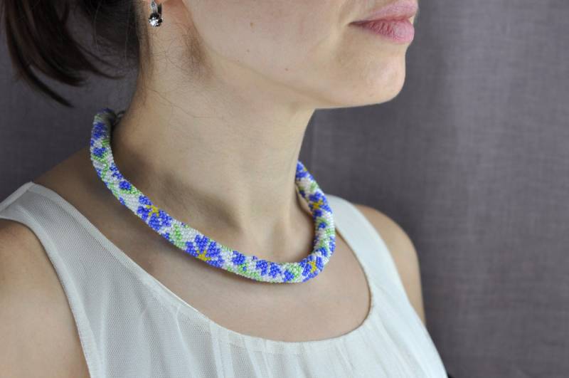 Necklace From Beads With Wildflowers von BerlinBijou