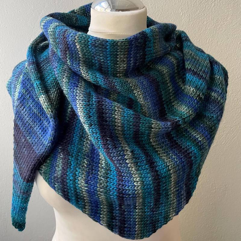 Dreieckstuch Handgestrickt Wolle Blau Grün Beige Grau von BerlinerMasche