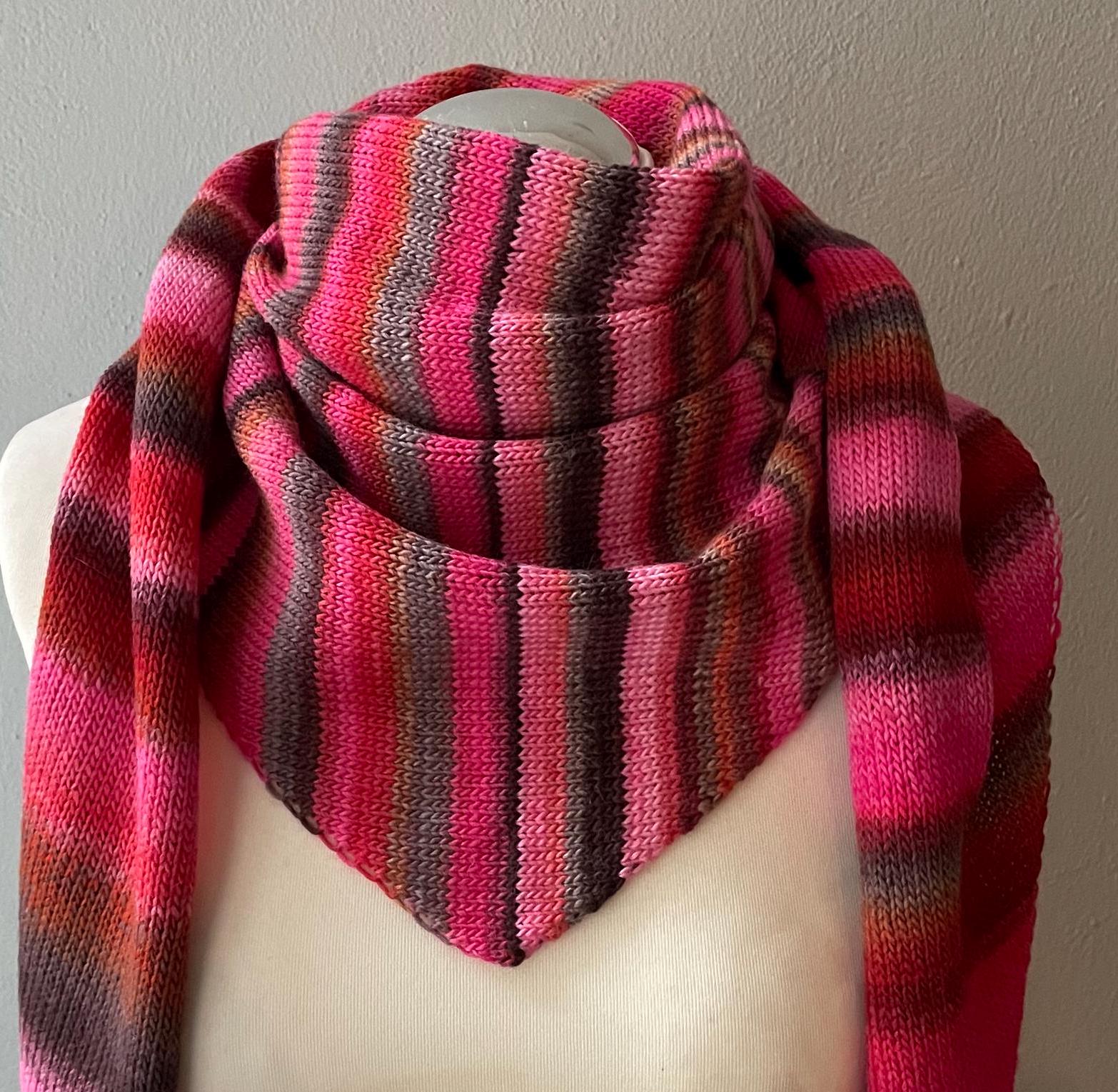 Dreieckstuch Mille Colori Baby Handgestrickt Reine Wolle Merino Fine Viele Rottöne von BerlinerMasche