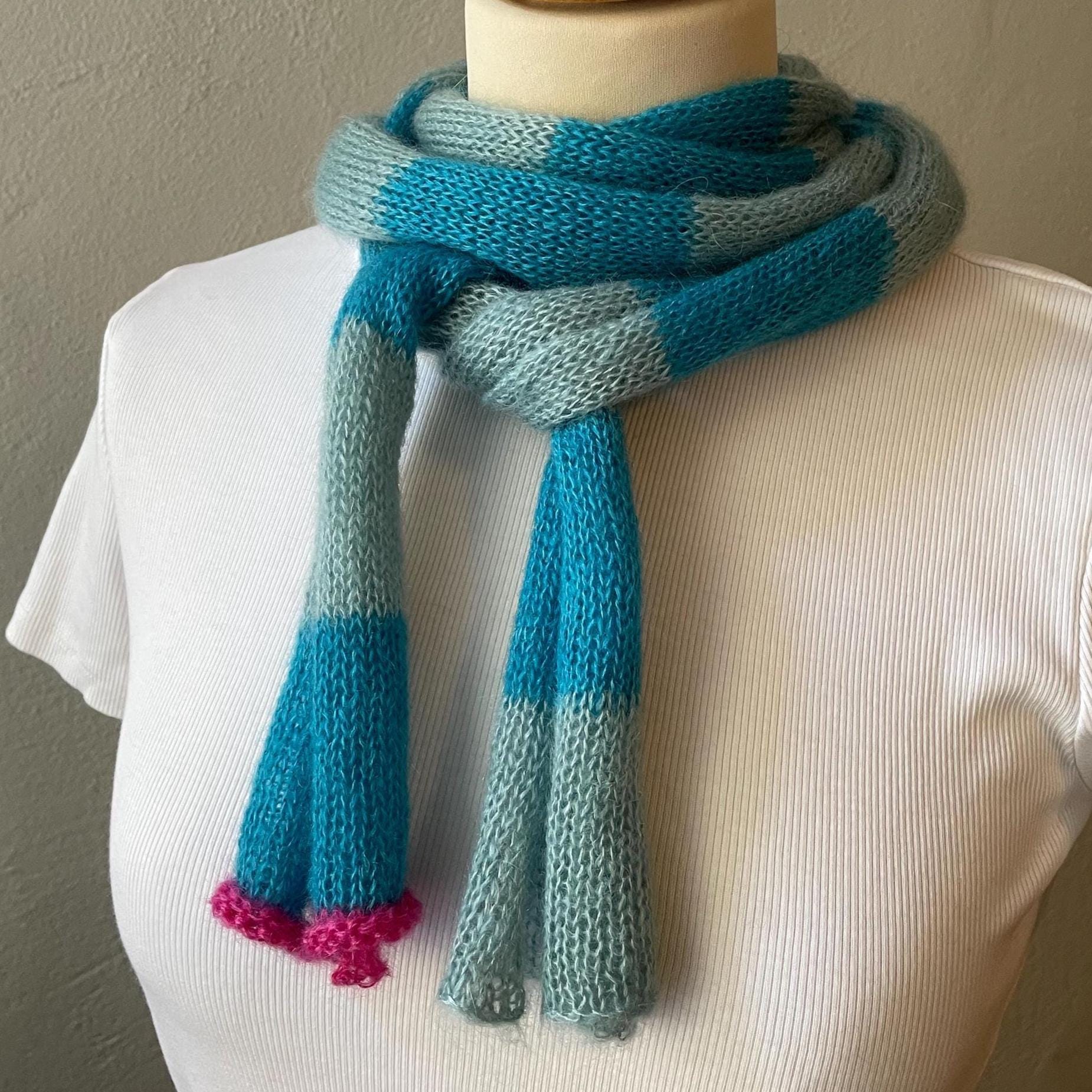 Feiner Schmaler Langer Mohairschal Bunte Streifen Mohair Seide Schal Türkis Seegrün Pink von BerlinerMasche