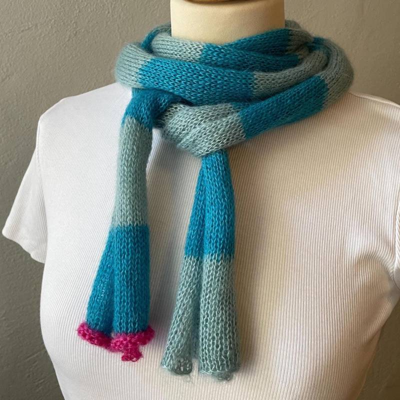 Feiner Schmaler Langer Mohairschal Bunte Streifen Mohair Seide Schal Türkis Seegrün Pink von BerlinerMasche