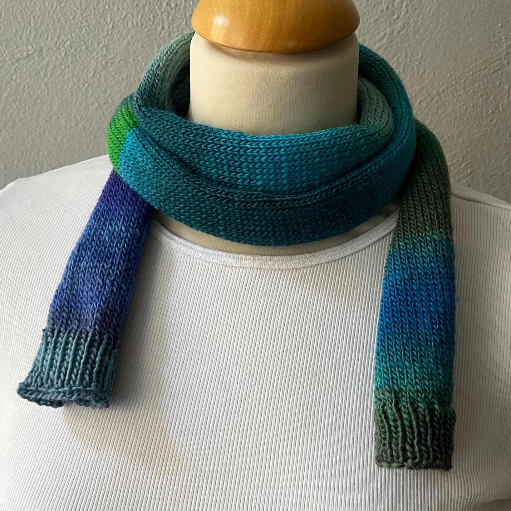 Schmaler Langer Schal Haarband Gürtel Bunt Blau Grün Wolle Gestrickt Handgestrickt Geschenk von BerlinerMasche