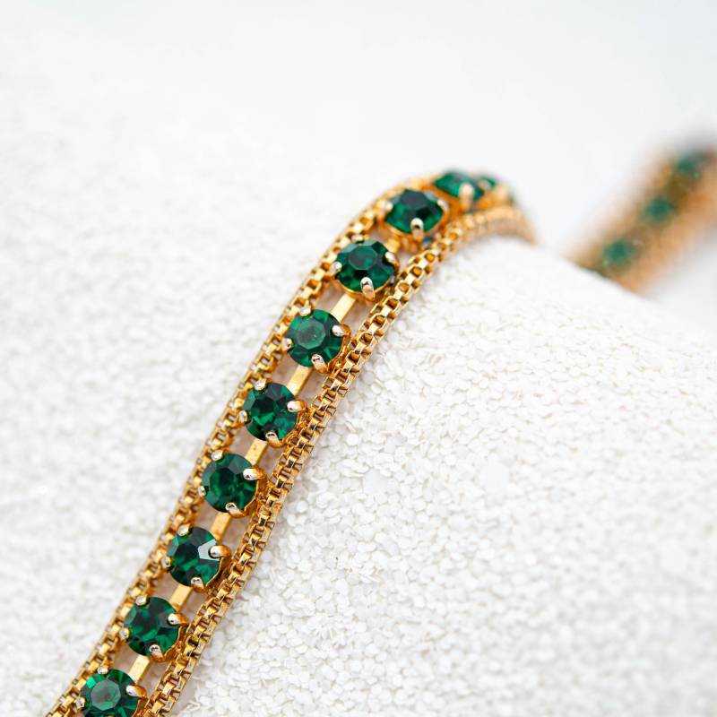 Vintage Gold Mesh Armband Für Kleines Handgelenk Smaragd Kristall Mai Geburtsstein Geflochtenes Dünnes Flaches Grünes Strassarmband von BerlinerVintageJewel