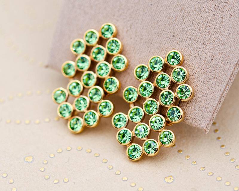 Vintage Kronleuchter Peridot Ohrringe Gold Klobige Grün Strass Nicht Durchbohrte August Geburtsstein Vintage Kronleuchter Peridot Ohrringe Gold Klobige Grün Strass Nicht Durchbohrte August Geburtsstein von BerlinerVintageJewel