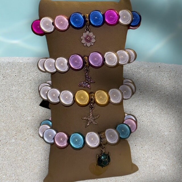 12 Mm Magic Pearls - Miracle Beads Armband 3D Perlen Leuchtend Must Have Sommer Hit Handmade Shimmer-Effekt Multicolor Mit Charms von BerlishopBerlin