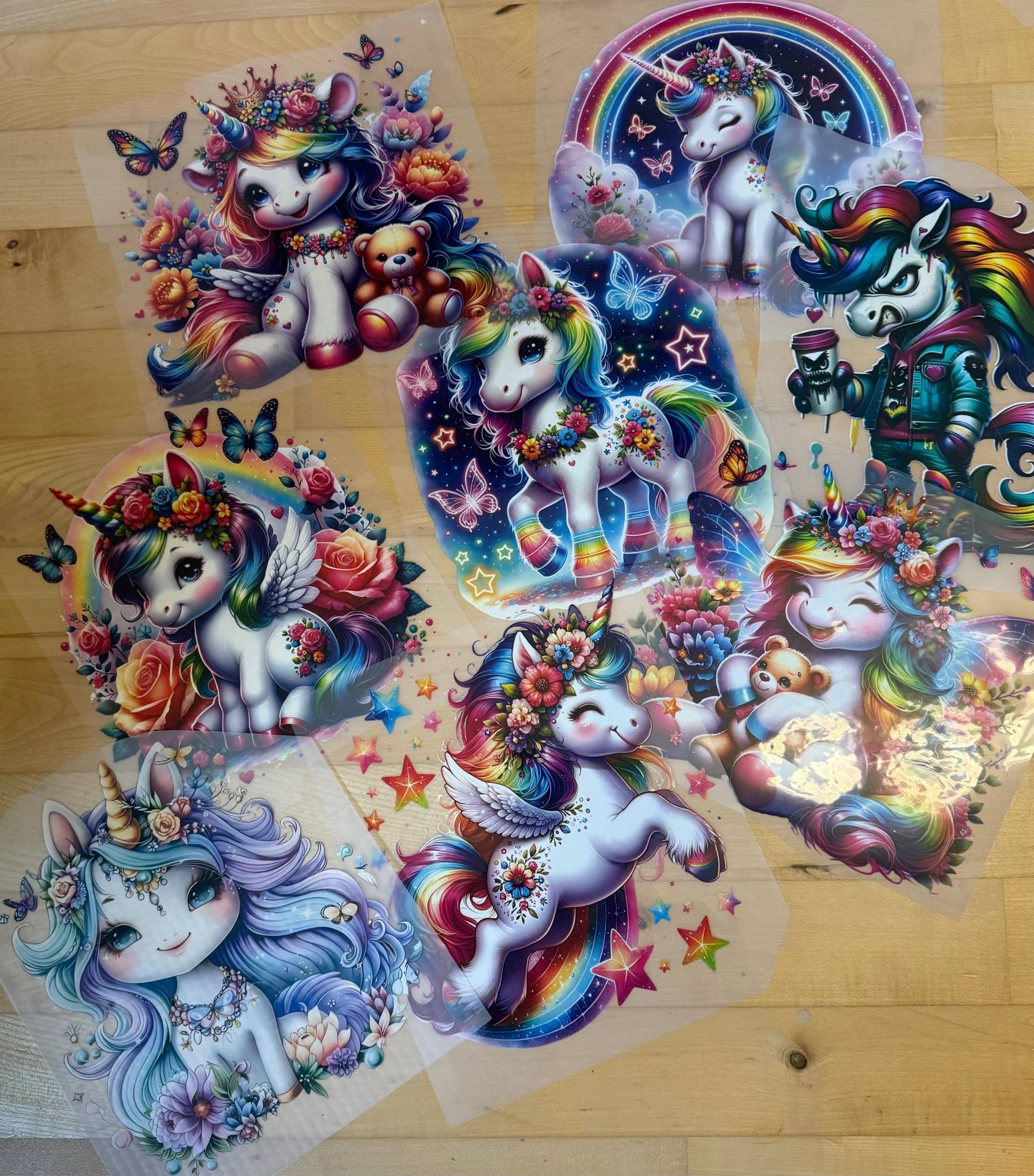 Bügelbilder Süßer Einhorn Unicorn Regenbogen Motivbild Applikation Kinder Motive - Verschiedene Designs Bügelbilder Süßer Einhorn Unicorn Regenbogen Motivbild Applikation Kinder Motive - Verschiedene Designs von BerlishopBerlin
