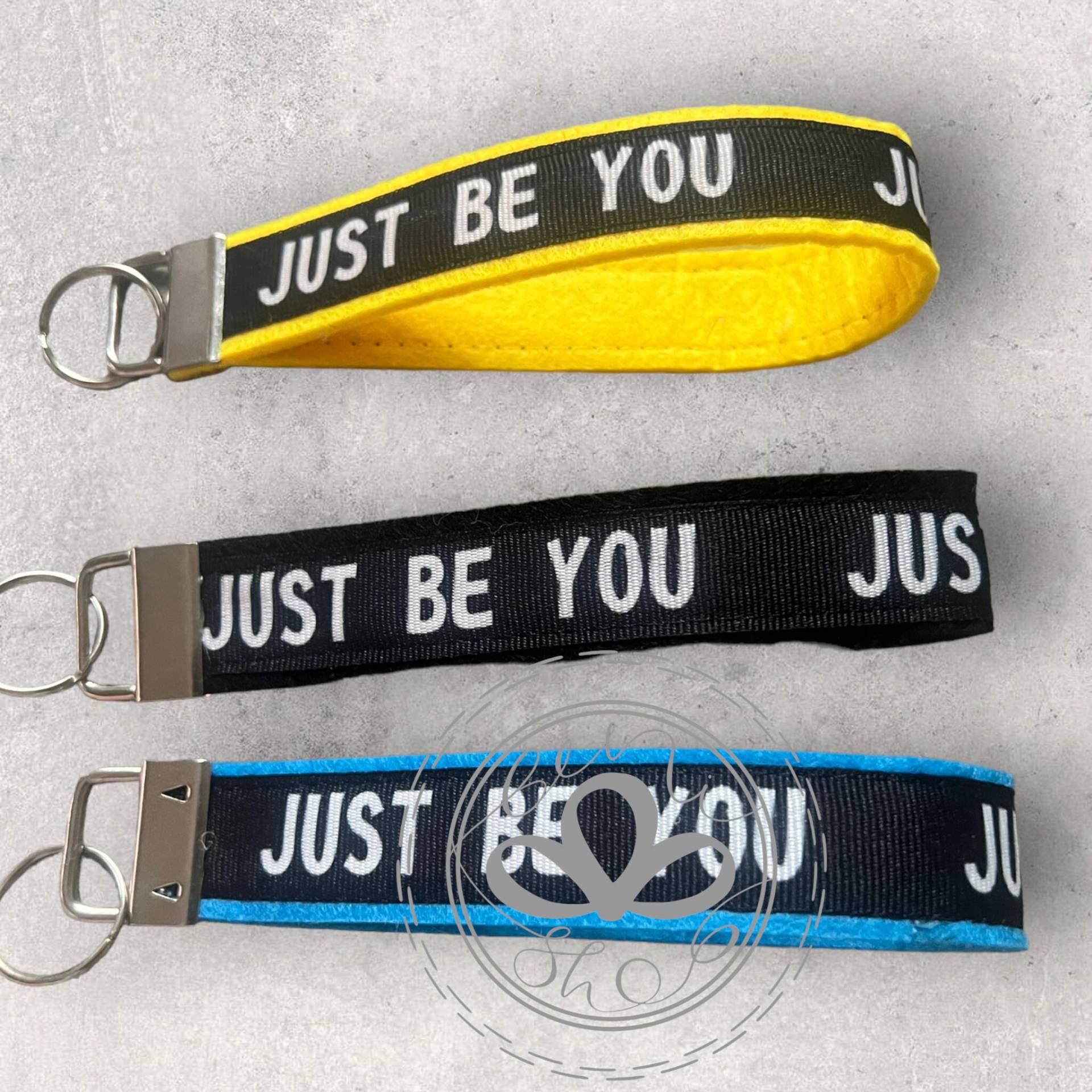 Schlüsselanhänger Handmade Just Be You Filz/Ribbon Geschenk Für Sie /Ihn Geschenkidee Cool Keychain von BerlishopBerlin