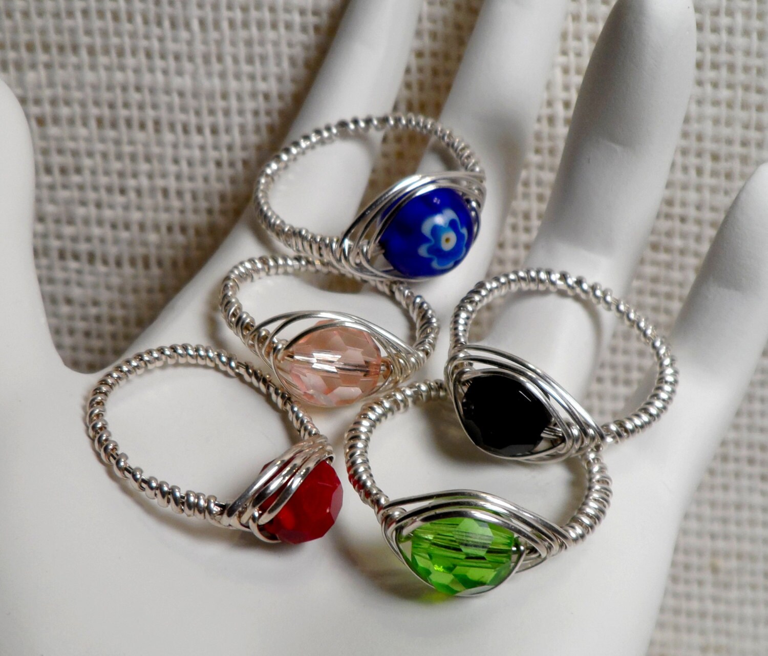 sterling Silber Draht Gewickelt Perlenringe Auf Bestellung Mit Einer Vielzahl Von Perlenfarben Und Ringgrößen sterling Silber Draht Gewickelt Perlenringe Auf Bestellung Mit Einer Vielzahl Von Perlenfarben Und Ringgrößen von BerlyDesigns