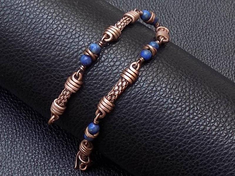 Geflochtenes Herren Armband Aus Kettengliedern Mit 4 Mm Blauen Lapis Lazuli Edelsteinen von BernaDerin