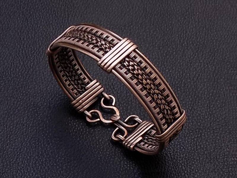 Handgefertigtes Geflochtenes Kupfer Armreif Einzigartiges Draht Gewickelt Armband von BernaDerin