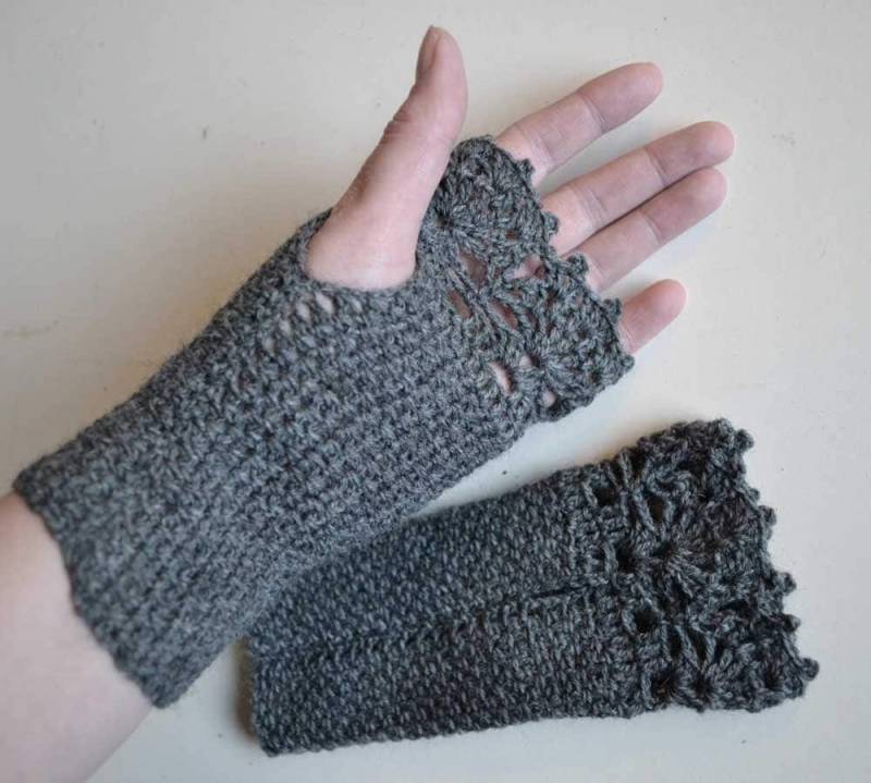 Graue Gehäkelte Handschuhe Mit Spitzenrand, Pulswärmer Aus Wolle, Armstulpen, T717 von Berniolie