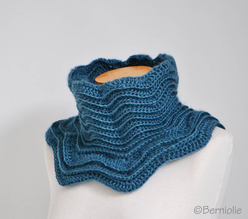 Schlauchschal Gehäkelt in Blau Unisex Merino Wolle Schlauchschal, P501 von Berniolie