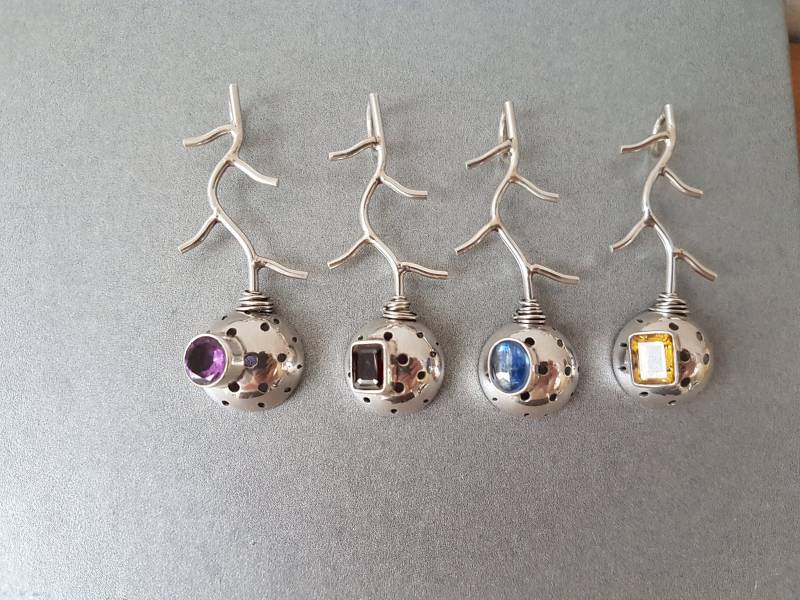 sterling Silber Anhänger Handgemacht , Mit Granat, 925 Design von BernsteinBoutique