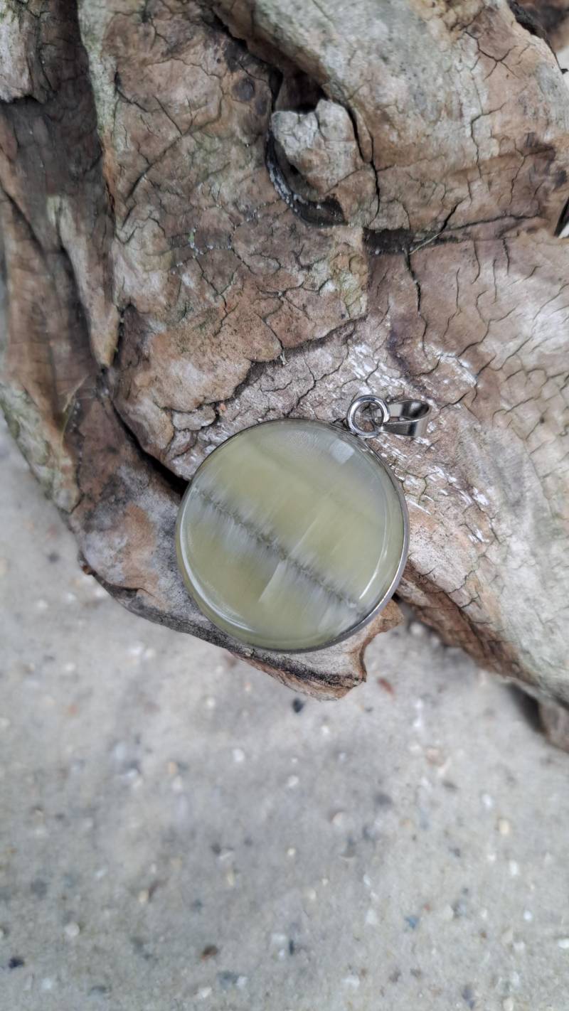 Klassiches Ostseejade Amulett 25mm/Ketten Anhänger Faserkalk Fasercalcit Steinkette Rund Ostseeschmuck Geschenk Handgefertigt Klassiches Ostseejade Amulett 25mm/Ketten Anhänger Faserkalk Fasercalcit Steinkette Rund Ostseeschmuck Geschenk Handgefertigt von BernsteinLiebe
