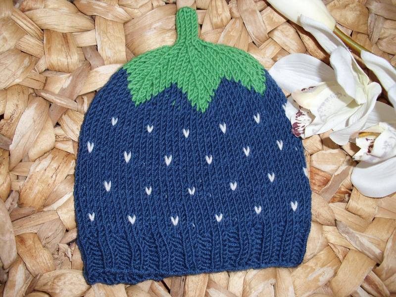 Babymütze Kindermütze Blaubeere - 100% Wolle Handgestrickt Mütze Blaubeermütze in Wunschgröße von BerryBox