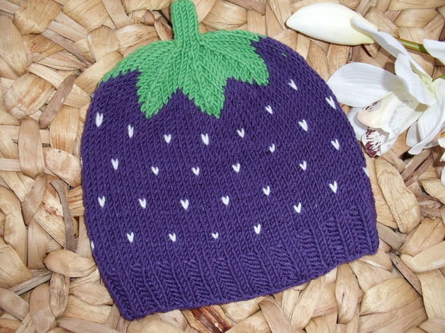 Babymütze Kindermütze Brombeere - 100% Wolle Handgestrickt Brombeermütze in Wunschgröße Blackberry Erdbeermütze von BerryBox