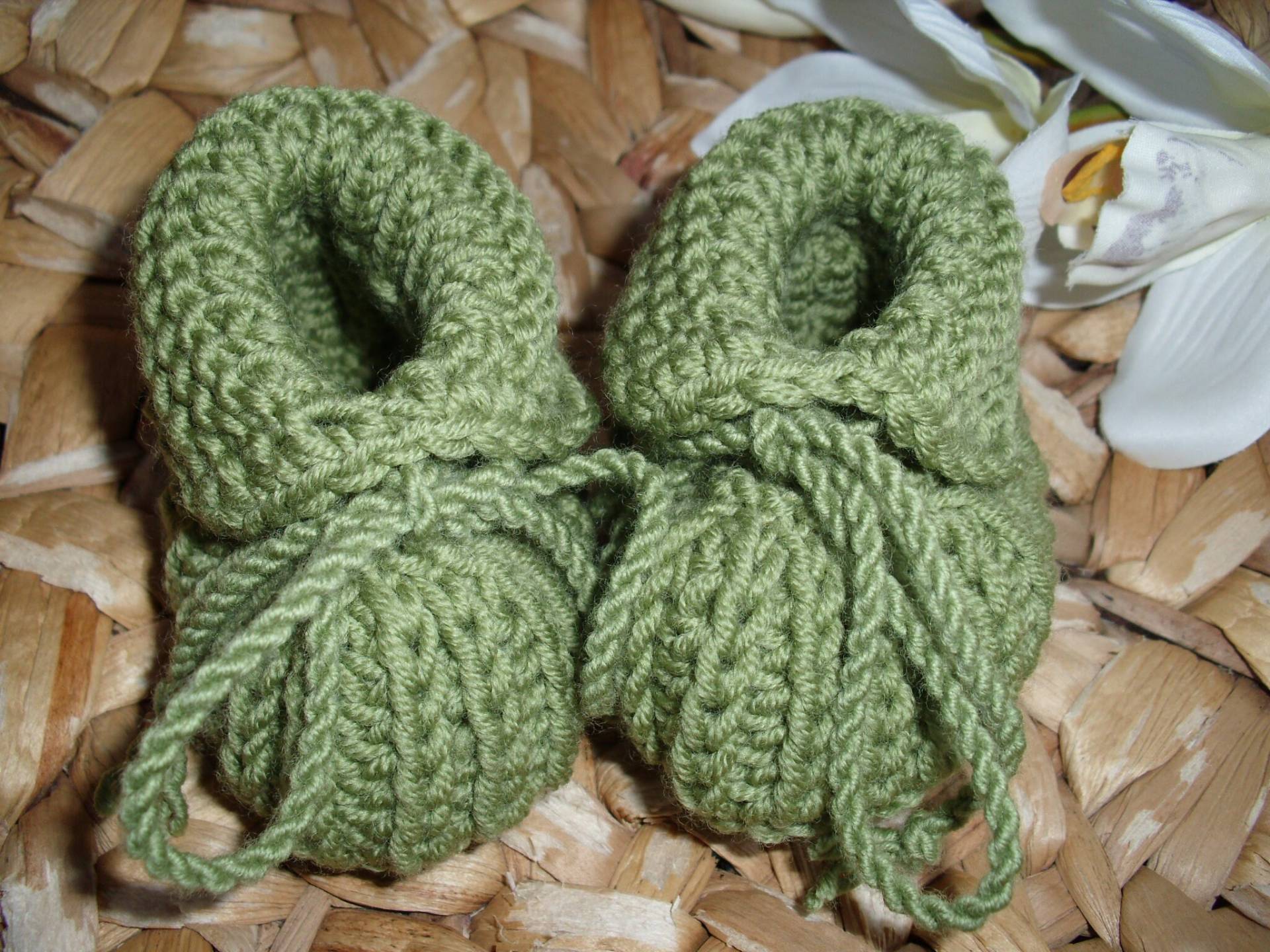 Babyschuhe in Apfel-Grün - 100% Wolle Bis 6 Monate Handgestrickt Babyschuhe in Apfel-Grün - 100% Wolle Bis 6 Monate Handgestrickt von BerryBox