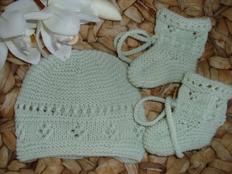 Set Mütze Und Schuhe Für Neugeborene - 100% Wolle | Baby Merino Wolle Mint Handgestrickt von BerryBox