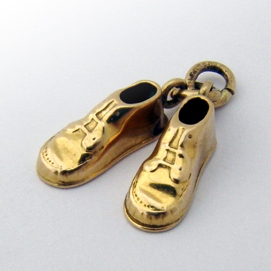 Baby Schuhe Charm Anhänger 14K Gold Wells von BerrysGems