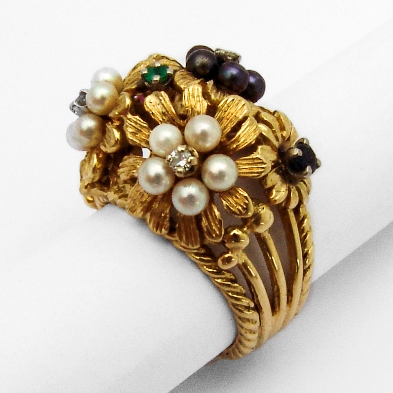 Floral Cocktail Ring Multi Stone 18K Gold Diamanten von BerrysGems