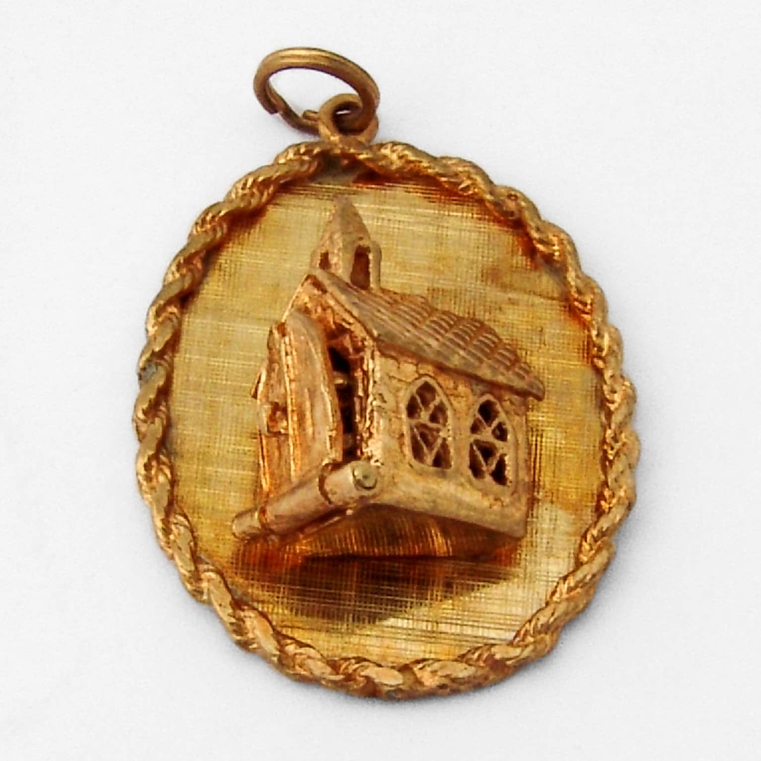 Figurale Kirche Ehe Charm Anhänger 14 K Gold von BerrysGems