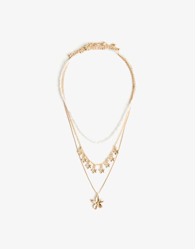 Bershka - 3er-Pack Halsketten in Goldoptik mit Blumenanhängern und Kunstperlen-Goldfarben von Bershka