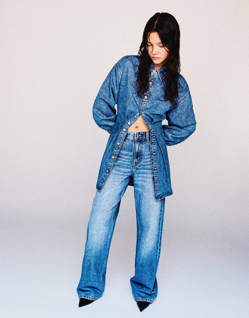 Bershka - 90er-Jeans in Mittelblau mit weitem Bein von Bershka