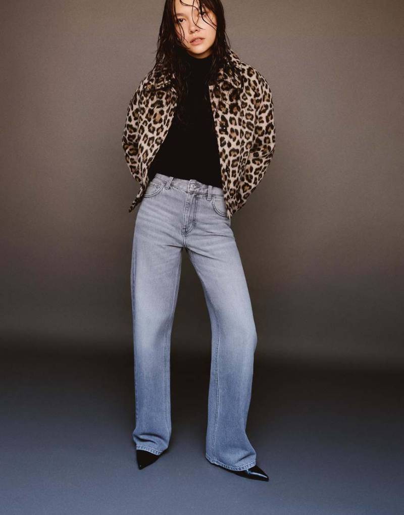 Bershka - 90s-Jeans in Grau mit weitem Bein von Bershka