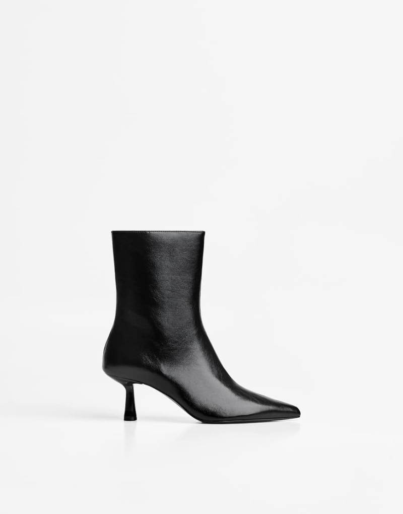Bershka - Ankle Boots in Schwarz mit Kitten-Absatz von Bershka