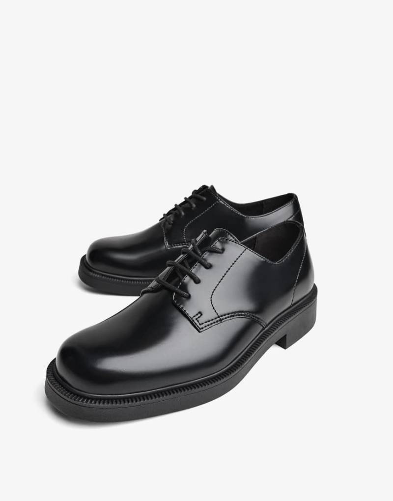 Bershka - Anzugschuhe in Schwarz von Bershka