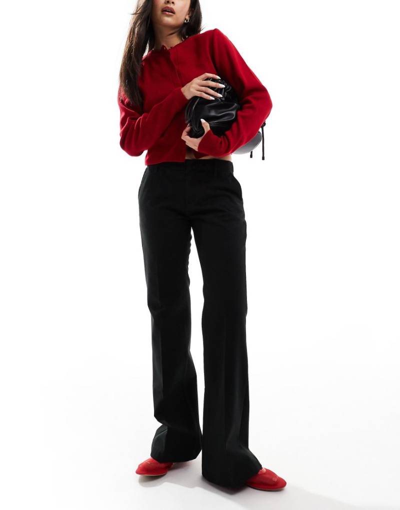 Bershka - Ausgestellte Hose aus Webstoff in Schwarz von Bershka