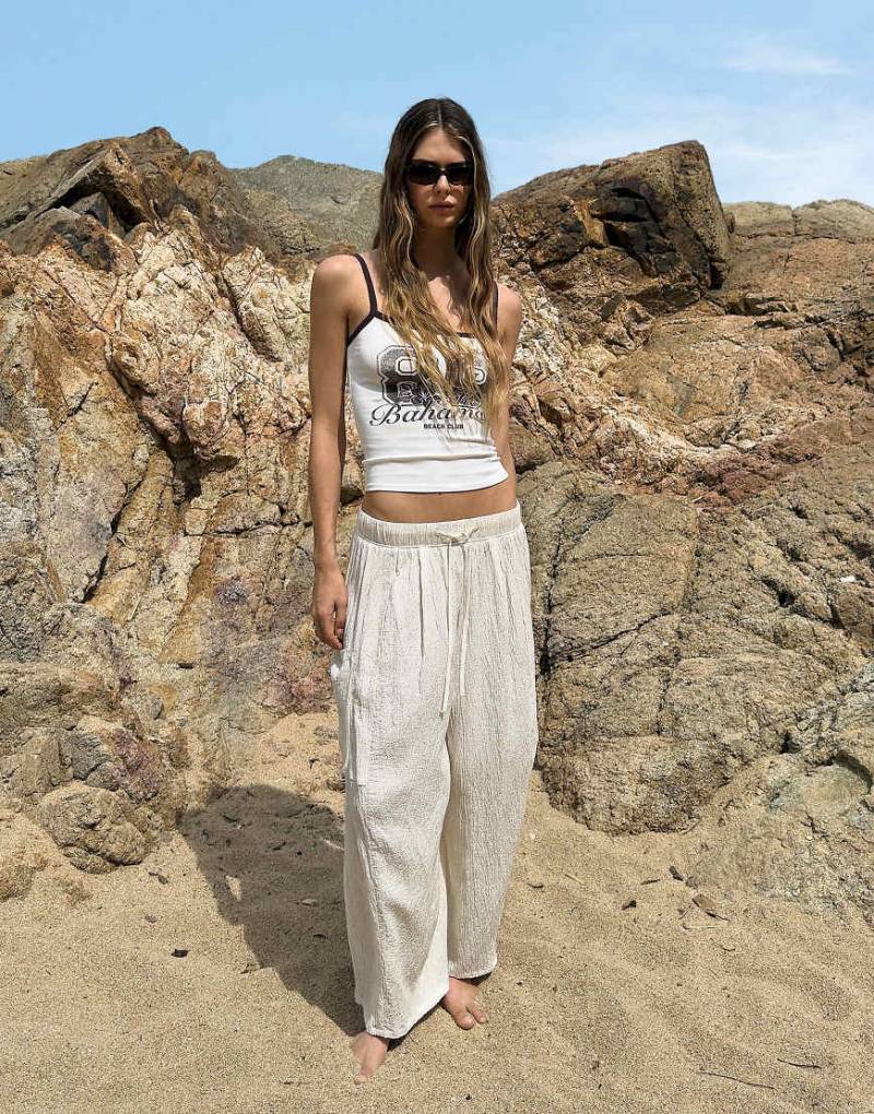 Bershka - Balloon-Fit-Hose in Weiß mit Cargo-Taschen von Bershka