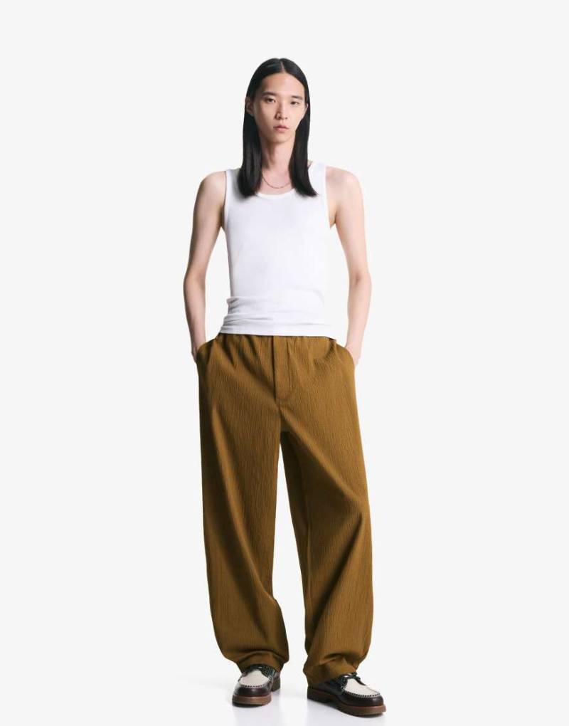 Bershka - Balloon-Fit-Jogginghose in Braun von Bershka